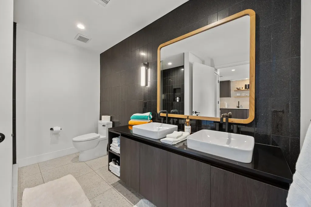 48 East Avenue Austin TX 78701