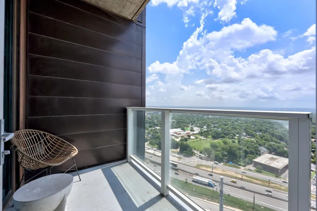 48 East Avenue Austin TX 78701
