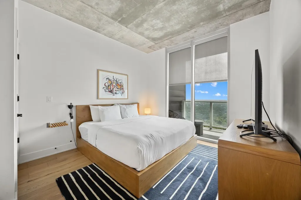48 East Avenue Austin TX 78701
