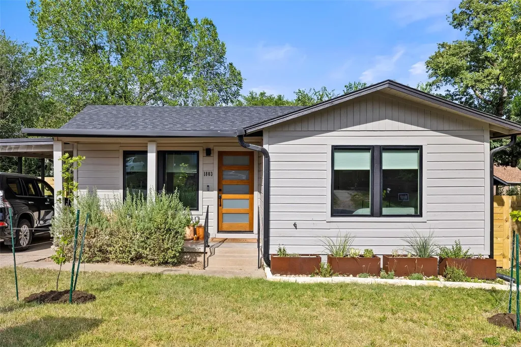 1803 Perez Street Austin TX 78721