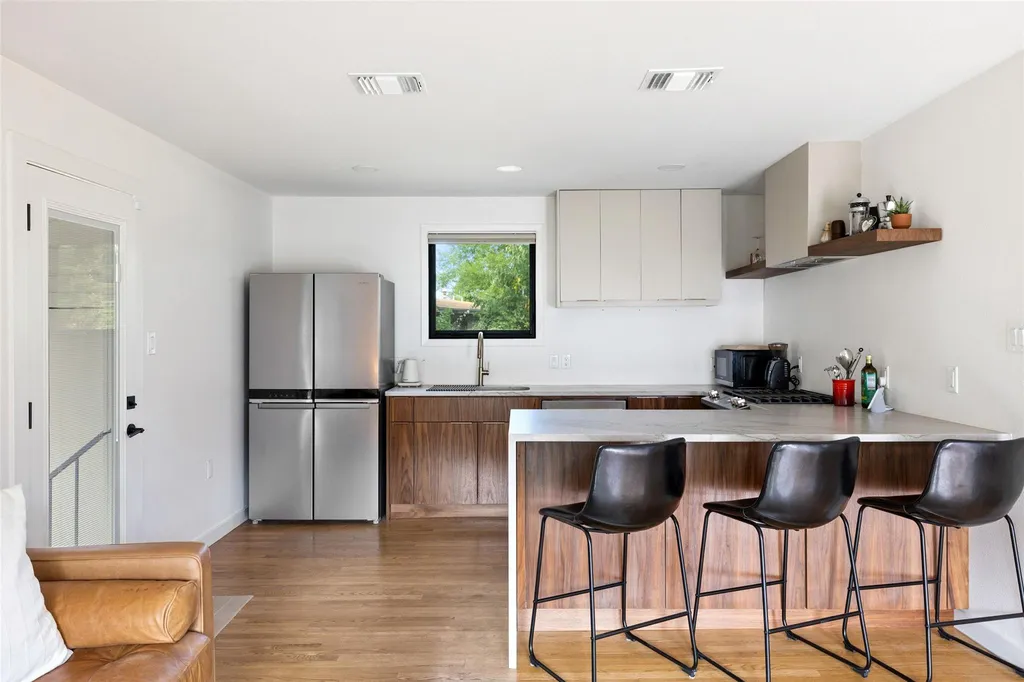 1803 Perez Street Austin TX 78721