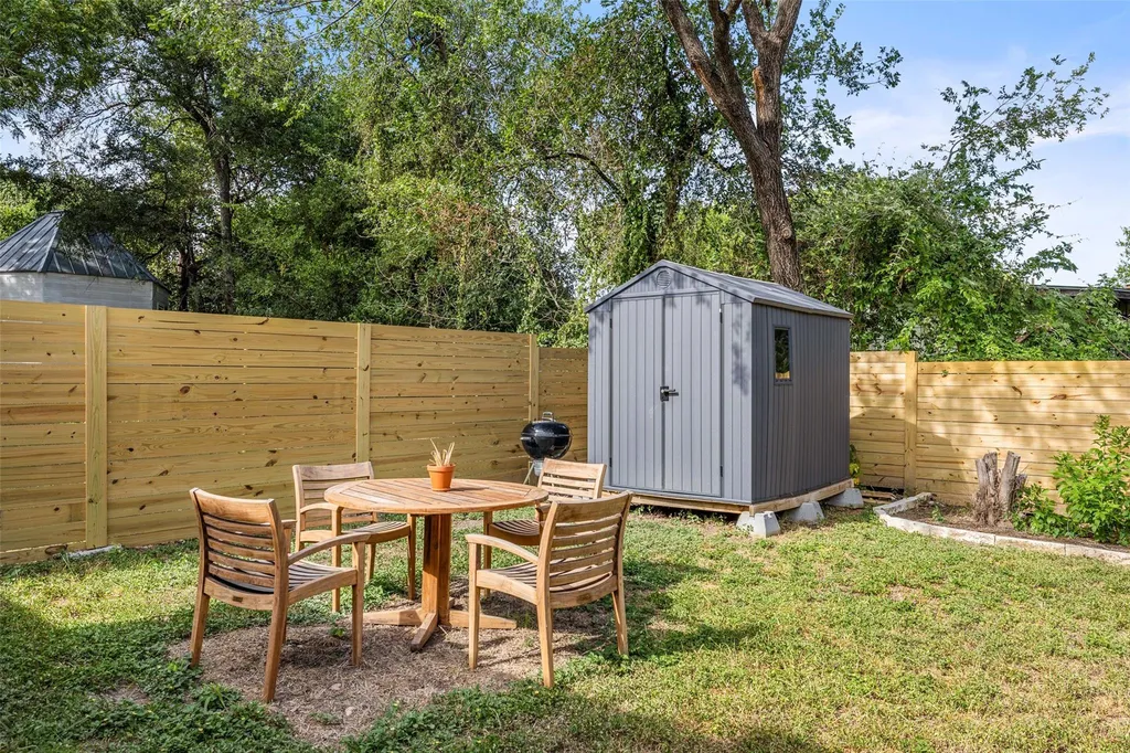 1803 Perez Street Austin TX 78721