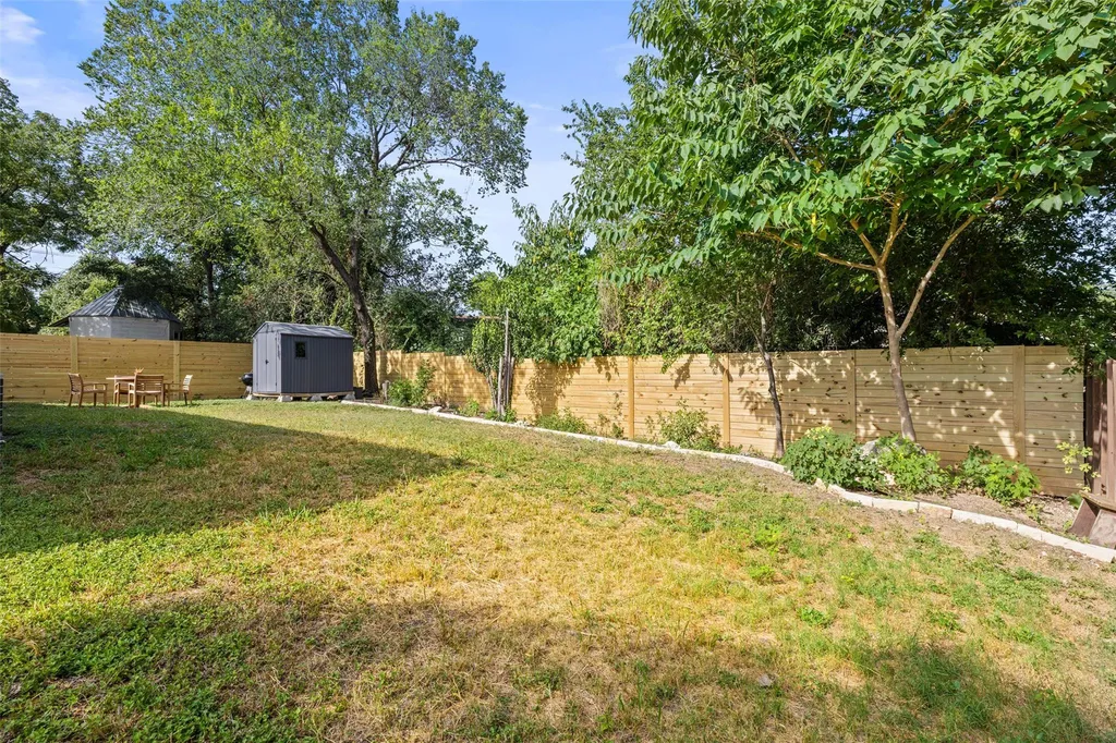 1803 Perez Street Austin TX 78721