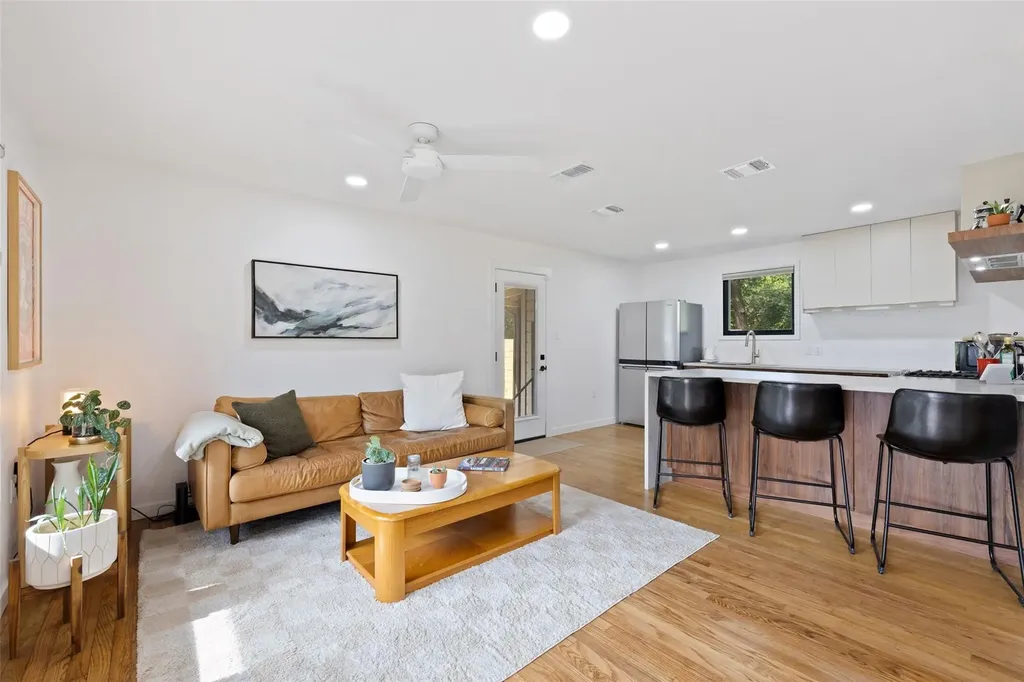 1803 Perez Street Austin TX 78721