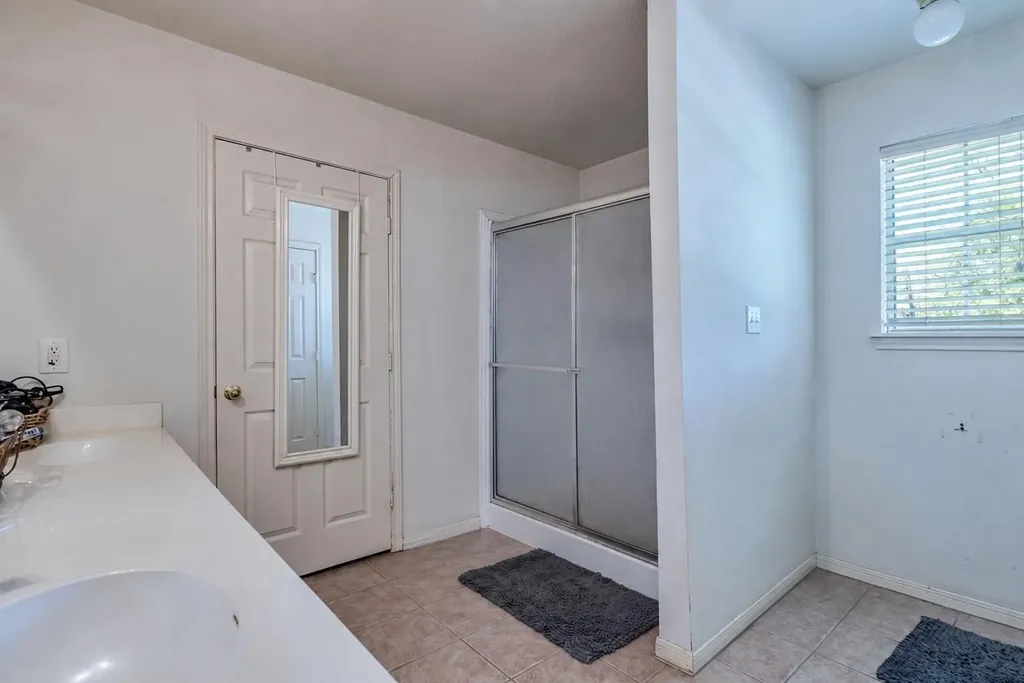 123 Crossroads Drive Dale TX 78616
