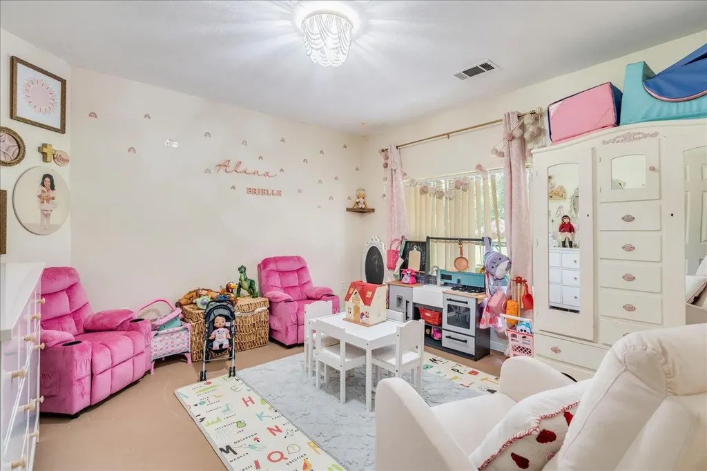 123 Crossroads Drive Dale TX 78616