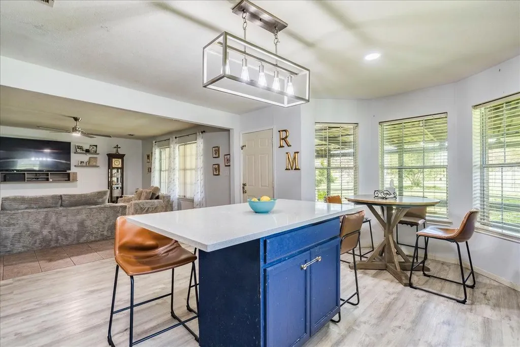 123 Crossroads Drive Dale TX 78616