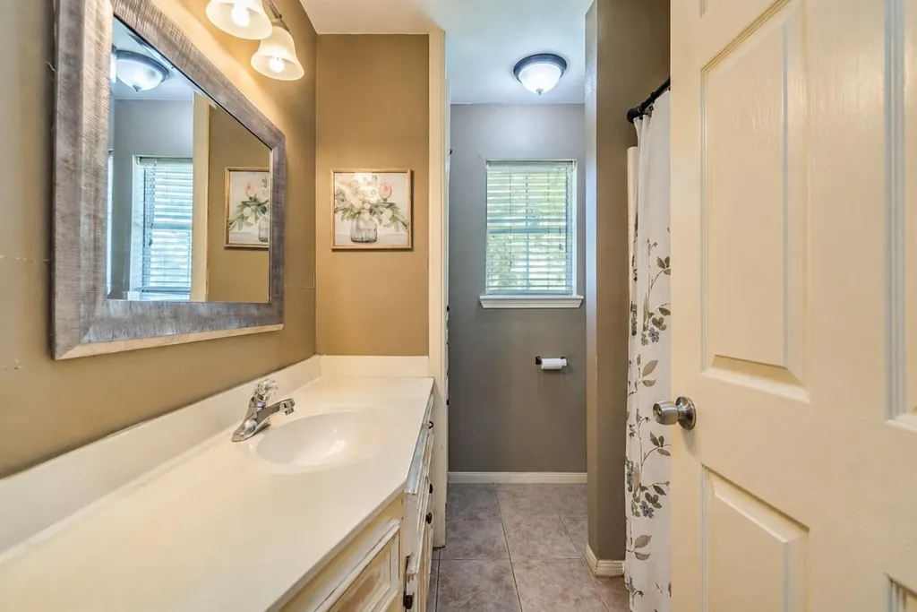 123 Crossroads Drive Dale TX 78616