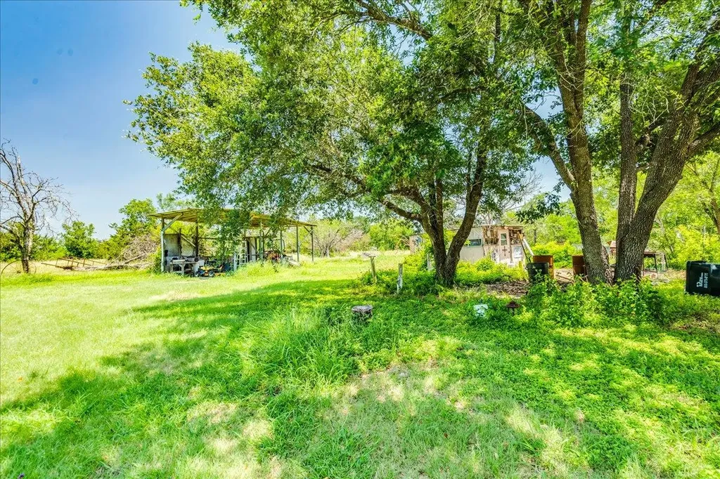 123 Crossroads Drive Dale TX 78616