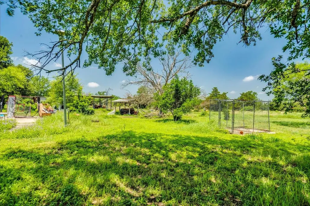 123 Crossroads Drive Dale TX 78616