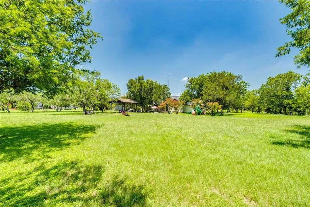 123 Crossroads Drive Dale TX 78616