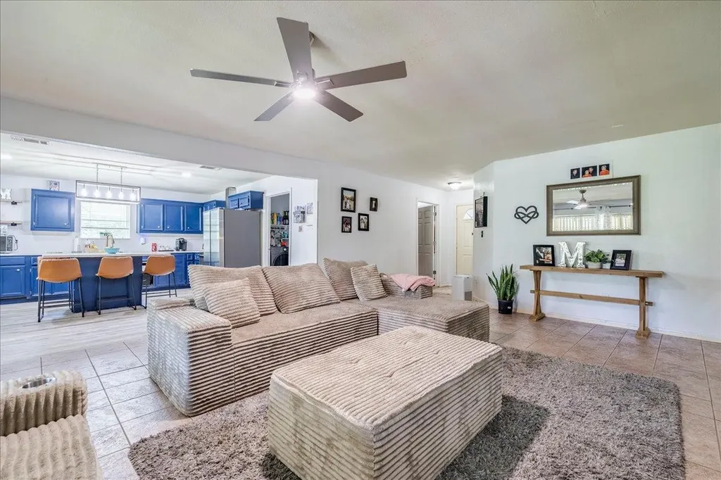 123 Crossroads Drive Dale TX 78616