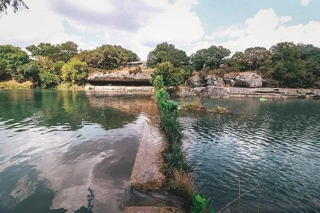 27 Marina Circle Wimberley TX 78676