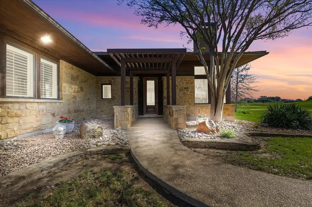 2001 Kahala Sunset Drive Spicewood TX 78669