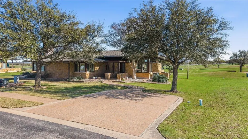 2001 Kahala Sunset Drive Spicewood TX 78669