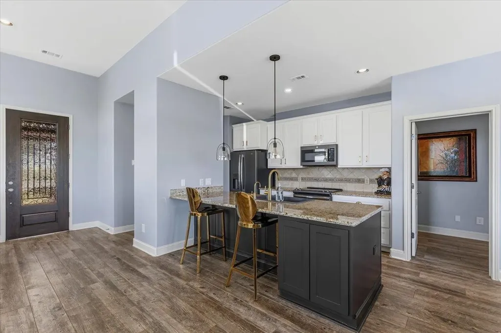 2001 Kahala Sunset Drive Spicewood TX 78669