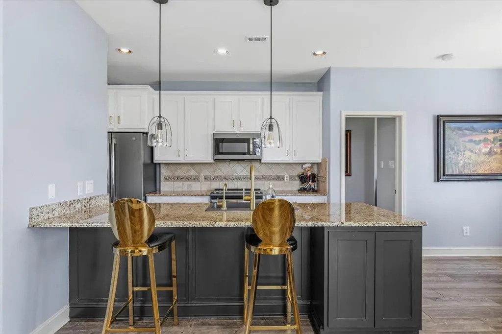 2001 Kahala Sunset Drive Spicewood TX 78669