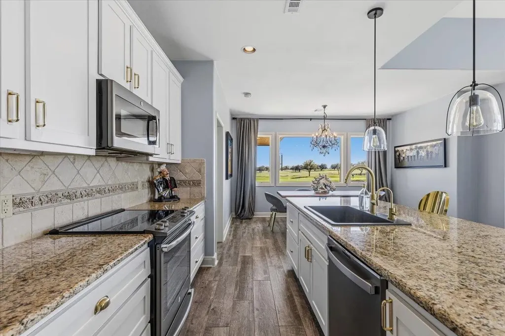 2001 Kahala Sunset Drive Spicewood TX 78669