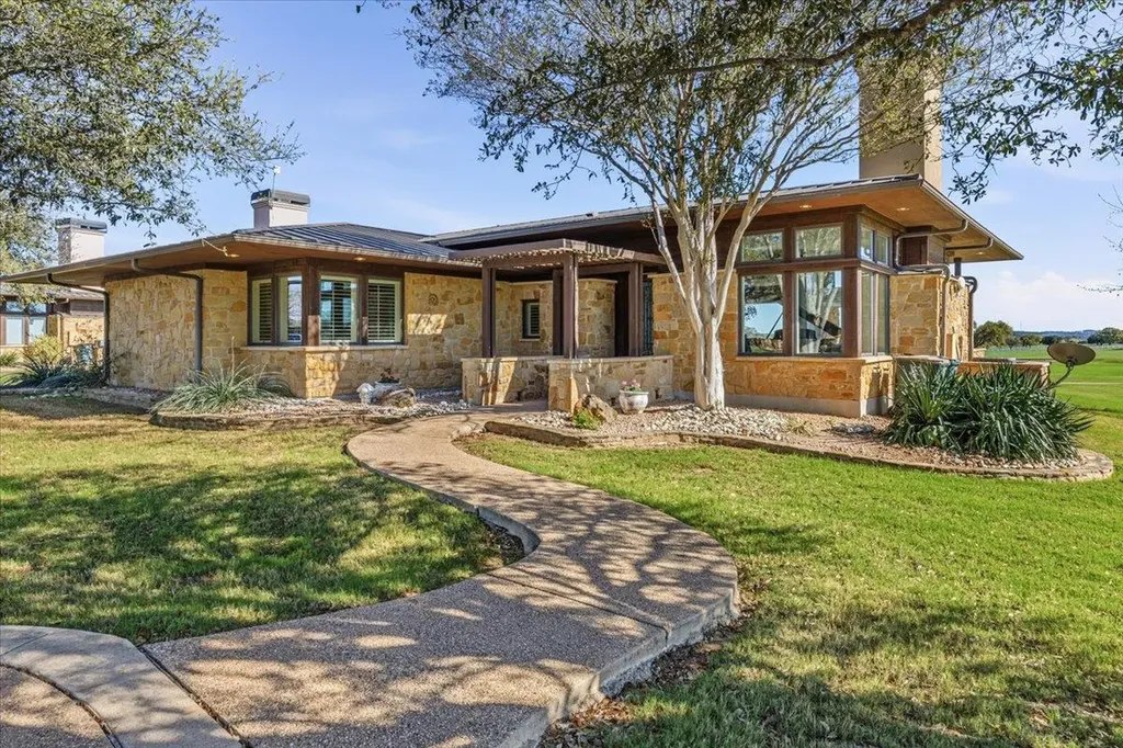 2001 Kahala Sunset Drive Spicewood TX 78669