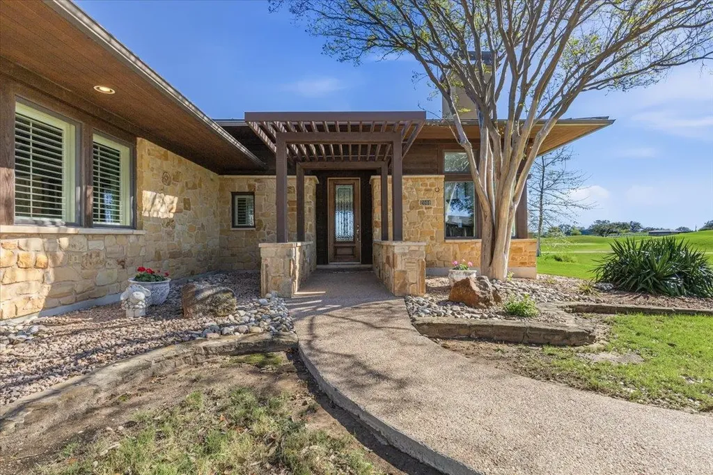 2001 Kahala Sunset Drive Spicewood TX 78669