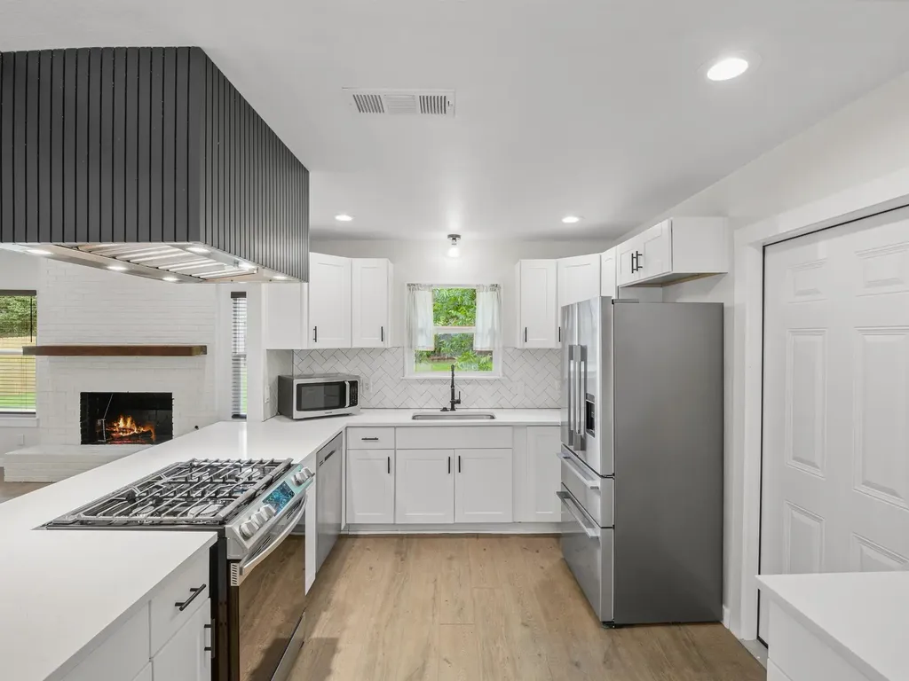 9204 Collinfield Drive Austin TX 78758