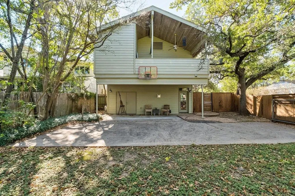 3514 Bridle Path Austin TX 78703