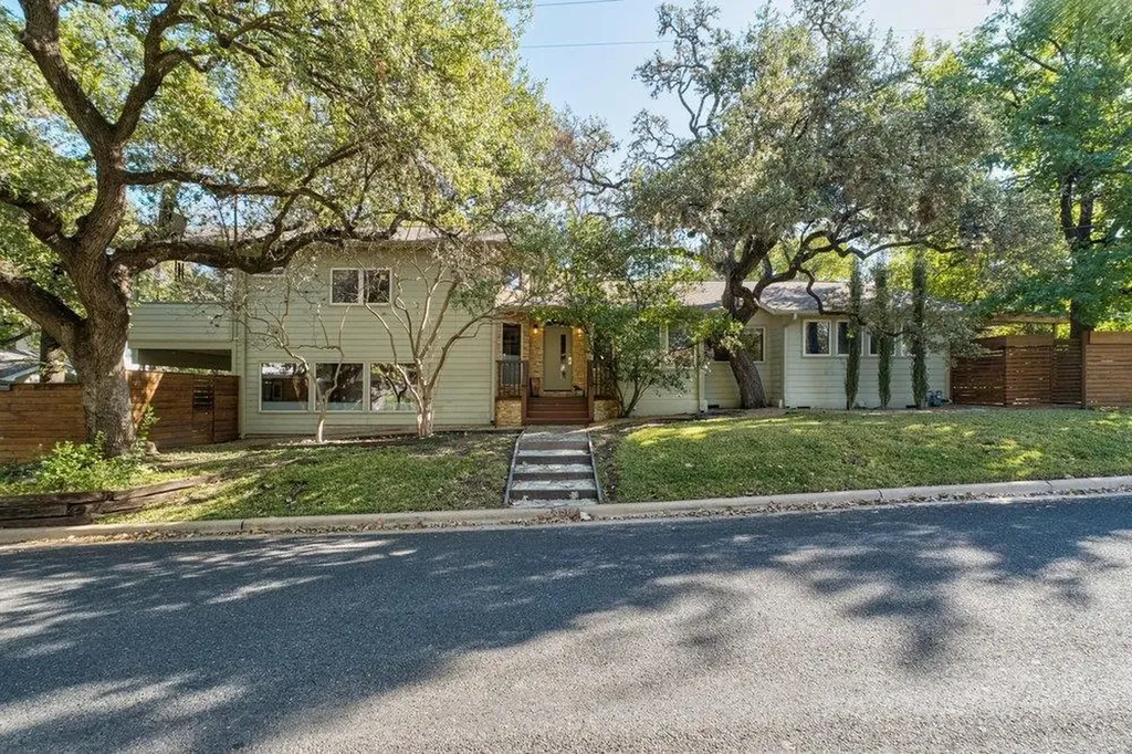 3514 Bridle Path Austin TX 78703