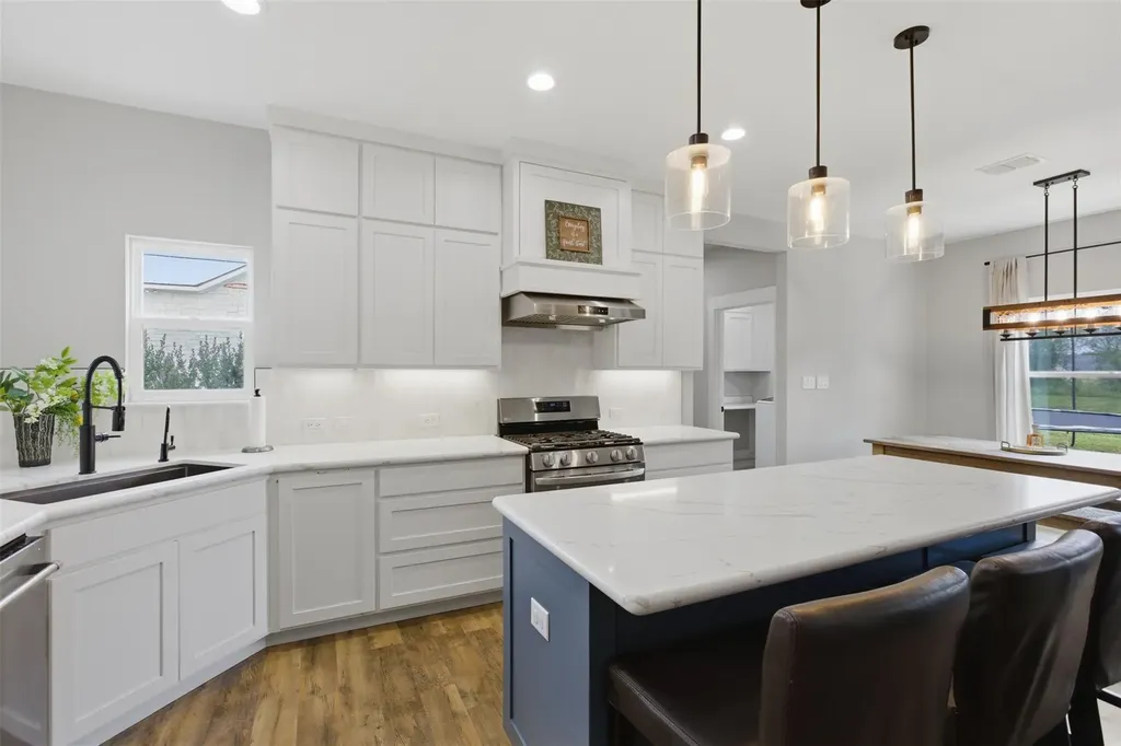 414 Wesley Ridge Drive Spicewood TX 78669