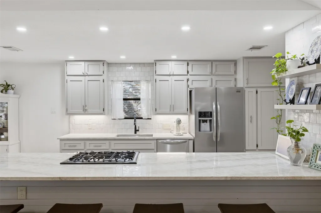 11905 Misty Brook Drive Austin TX 78727