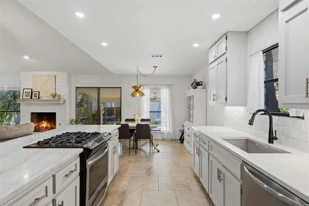 11905 Misty Brook Drive Austin TX 78727
