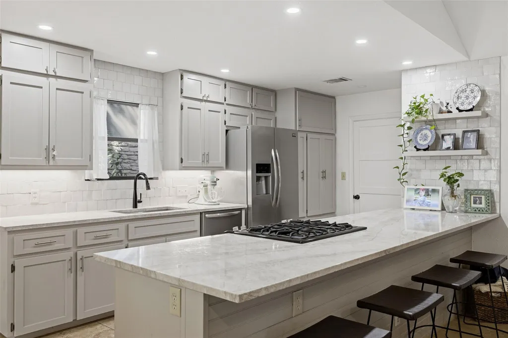 11905 Misty Brook Drive Austin TX 78727