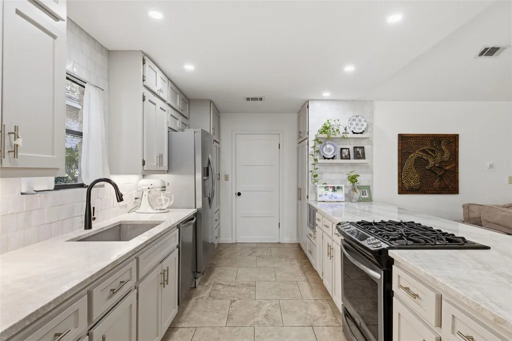 11905 Misty Brook Drive Austin TX 78727