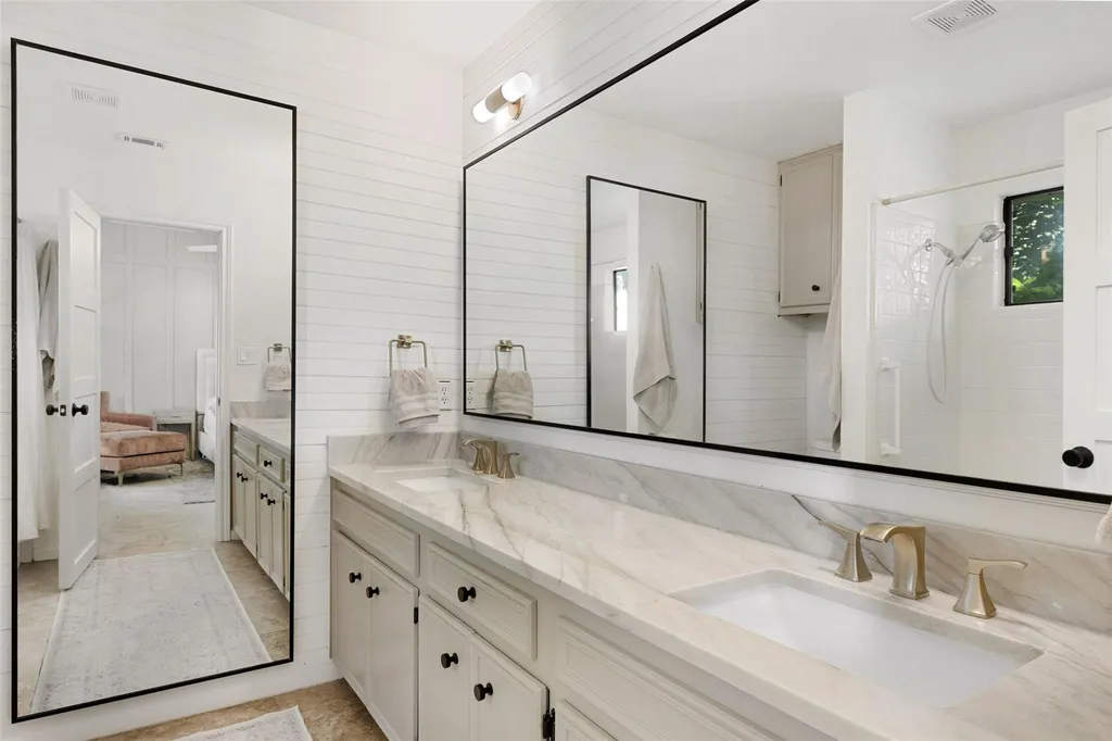 11905 Misty Brook Drive Austin TX 78727