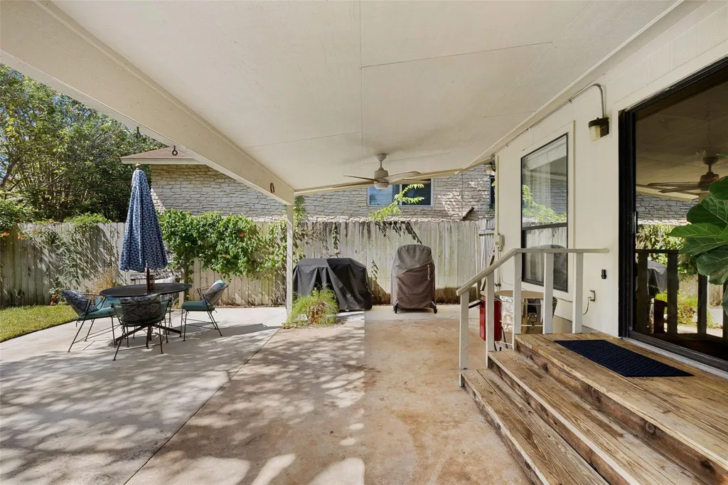 11905 Misty Brook Drive Austin TX 78727