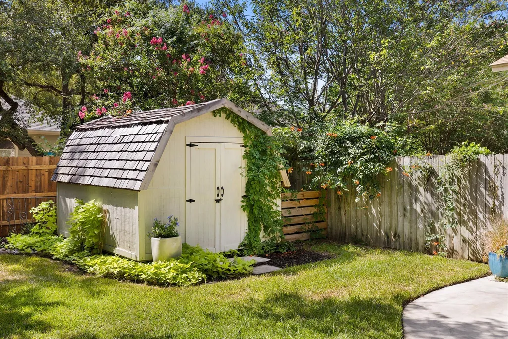 11905 Misty Brook Drive Austin TX 78727