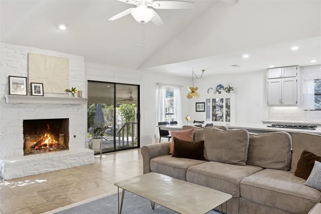 11905 Misty Brook Drive Austin TX 78727