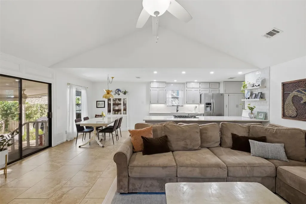 11905 Misty Brook Drive Austin TX 78727