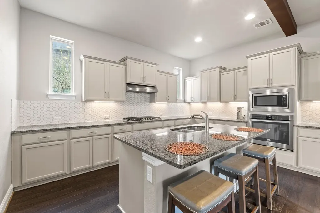 3833 Rhythmic Drive Pflugerville TX 78660