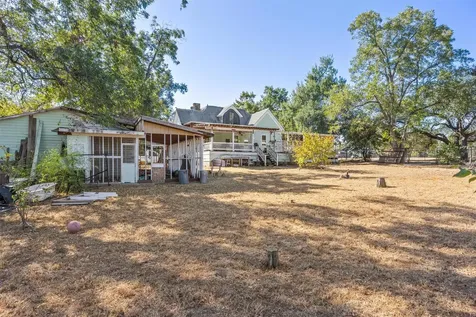 606 W Bell Avenue Rockdale TX 76567