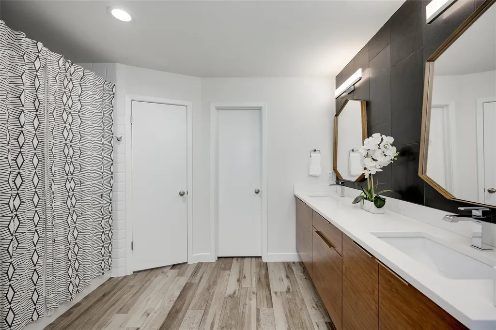 3907 Skipton Drive Austin TX 78727