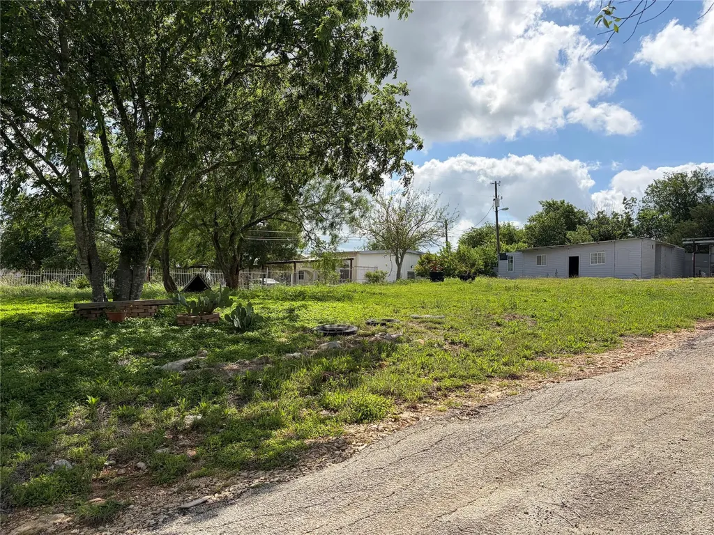 207 Cresthill Causeway Kyle TX 78640