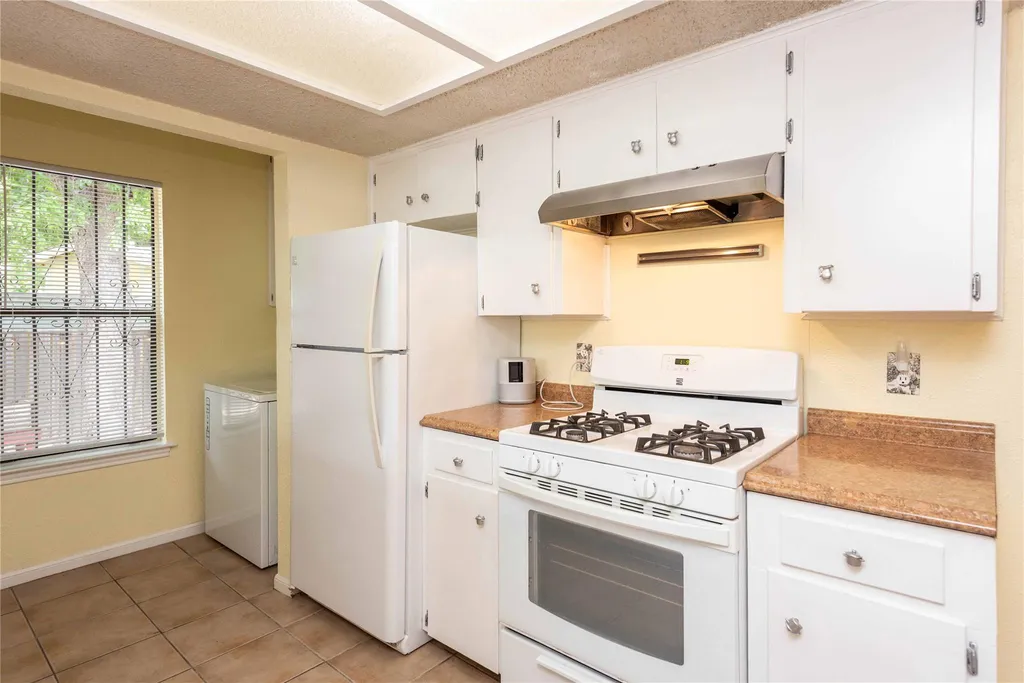 5006 Sara Drive Austin TX 78721