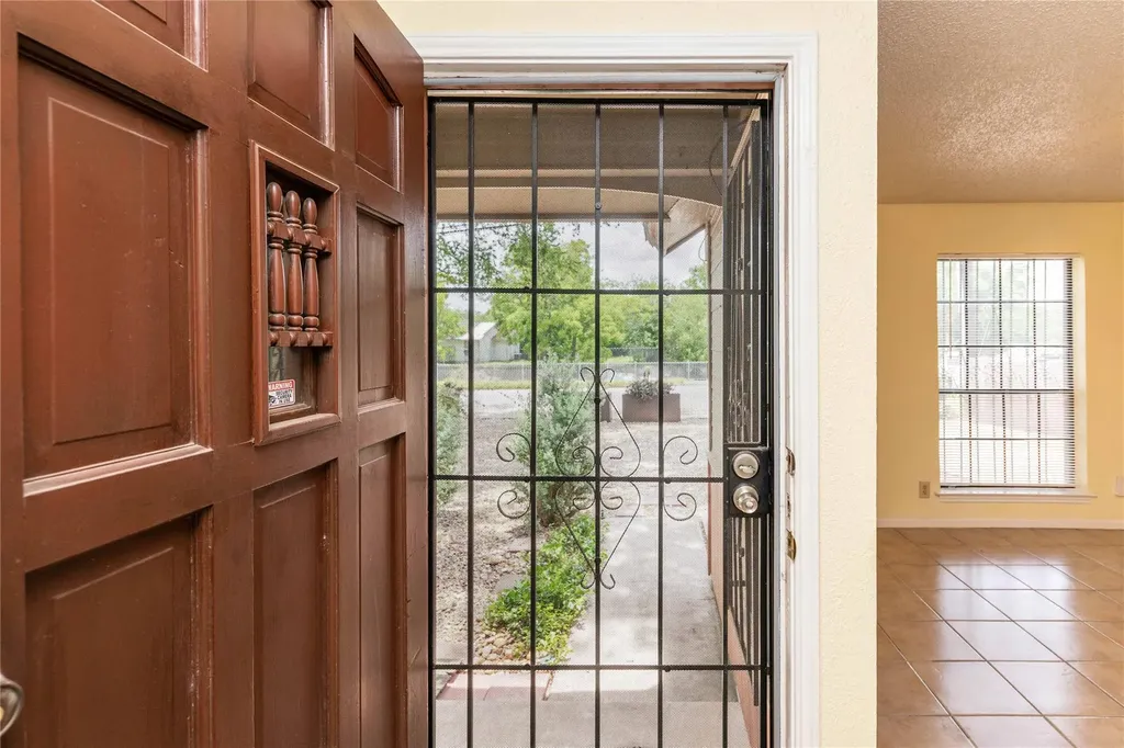 5006 Sara Drive Austin TX 78721