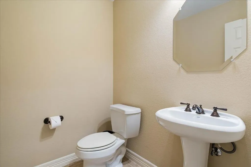457 Santaluz Lane Austin TX 78732