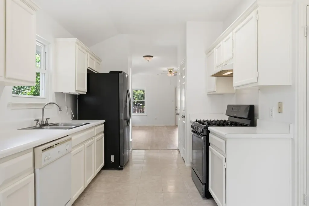 8829 Francia Trail Austin TX 78748
