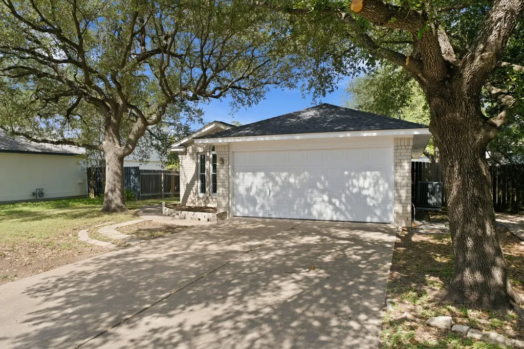 8829 Francia Trail Austin TX 78748