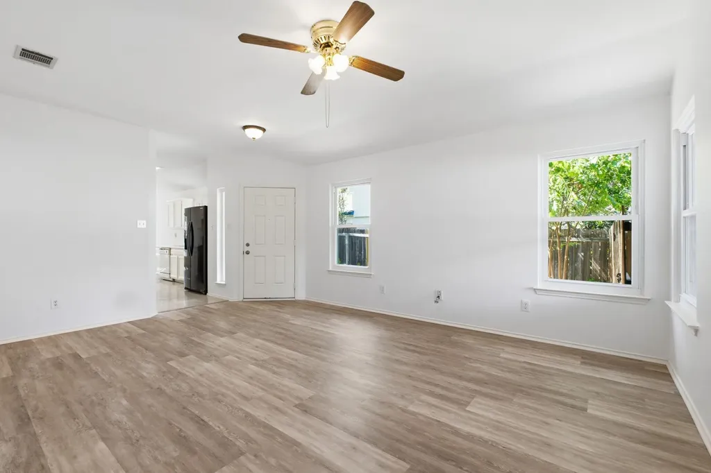 8829 Francia Trail Austin TX 78748