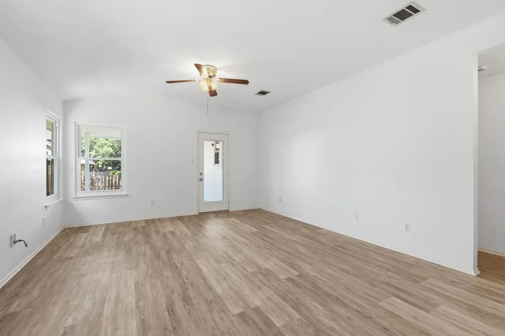 8829 Francia Trail Austin TX 78748