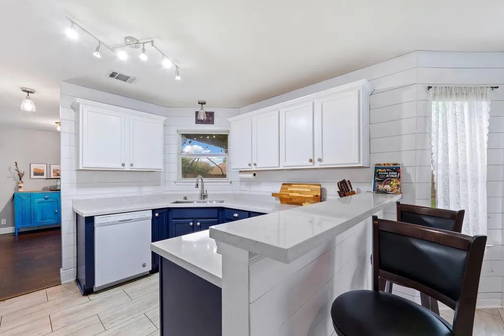 703 Sparkling Brook Lane Leander TX 78641