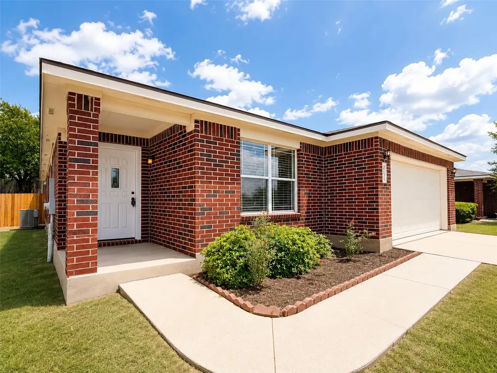 906 W South Street Leander TX 78641